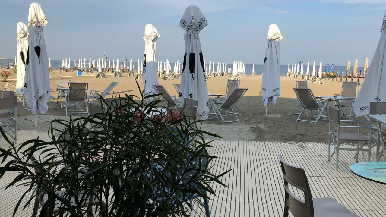 Vela Luxury Sea View Apartments - Marina Surf Năvodari Εξωτερικό φωτογραφία